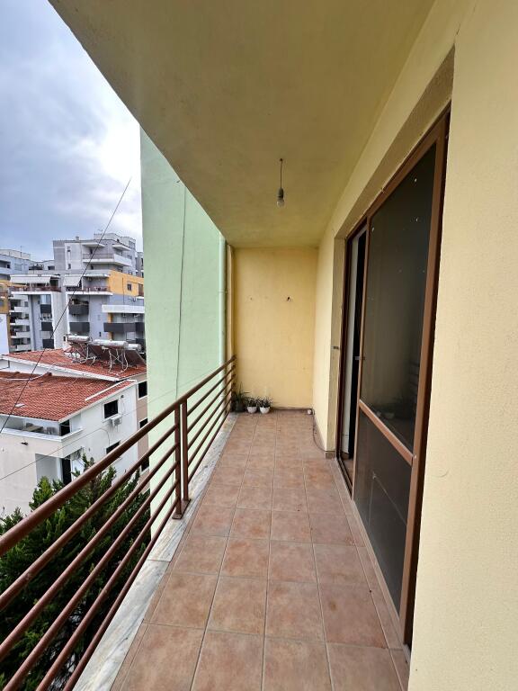 Okazion, Shitet, Apartament 2+1, Plazh hekurudha, Durres!