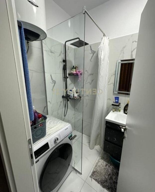 SHITET APARTAMENT 2+1 NE  ZONEN E PORCELANIT.