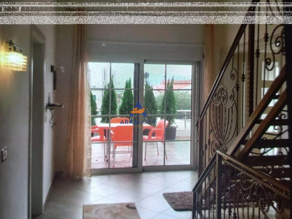 VILLA 3 PIANI IN VENDITA "QUARTIERE MURADIJE VLORE" 450.000 EURO