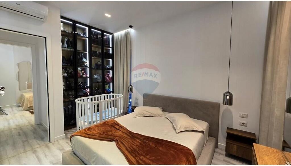 Apartament - Për Shitje - Rruga 5 Maji, Tiranë(ID: 530191066-45)