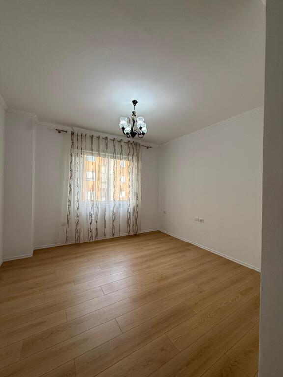 🏘️Appartamento 1+1+balcone in vendita 📍Fresk, Via Thesari 📐Superficie totale 68,7m2 💶 Prezzo: 91.000€ 🏢3° piano, con ascensore 📄Con ipoteca