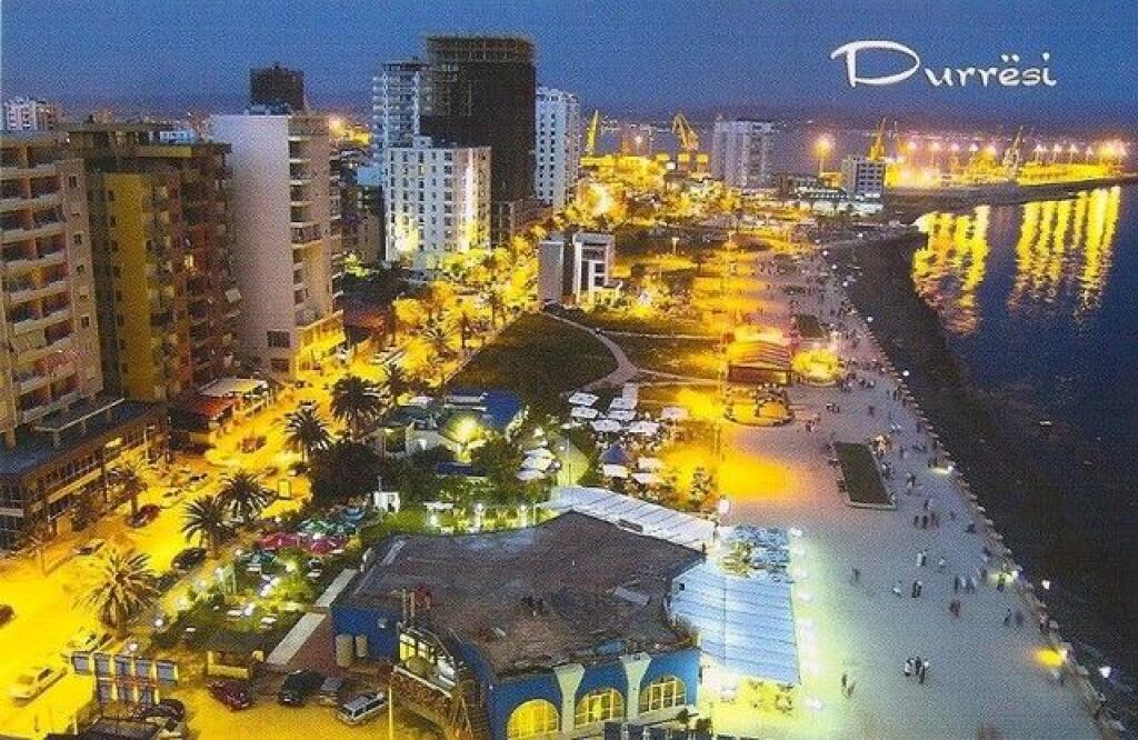 Shitet Bar / Lokal në Durrës – pranë Tregut