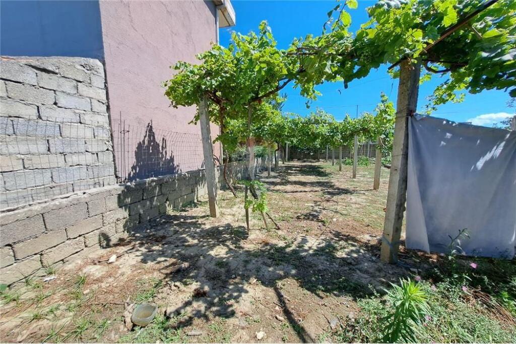 Shtëpi Private me Tarracë në Shitje