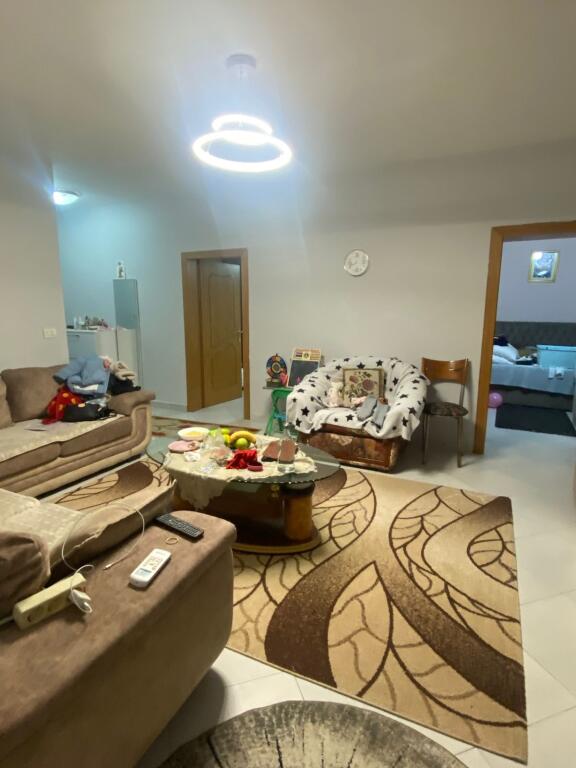 Jepet Me Qera Apartament 2+1+1 Ballkon