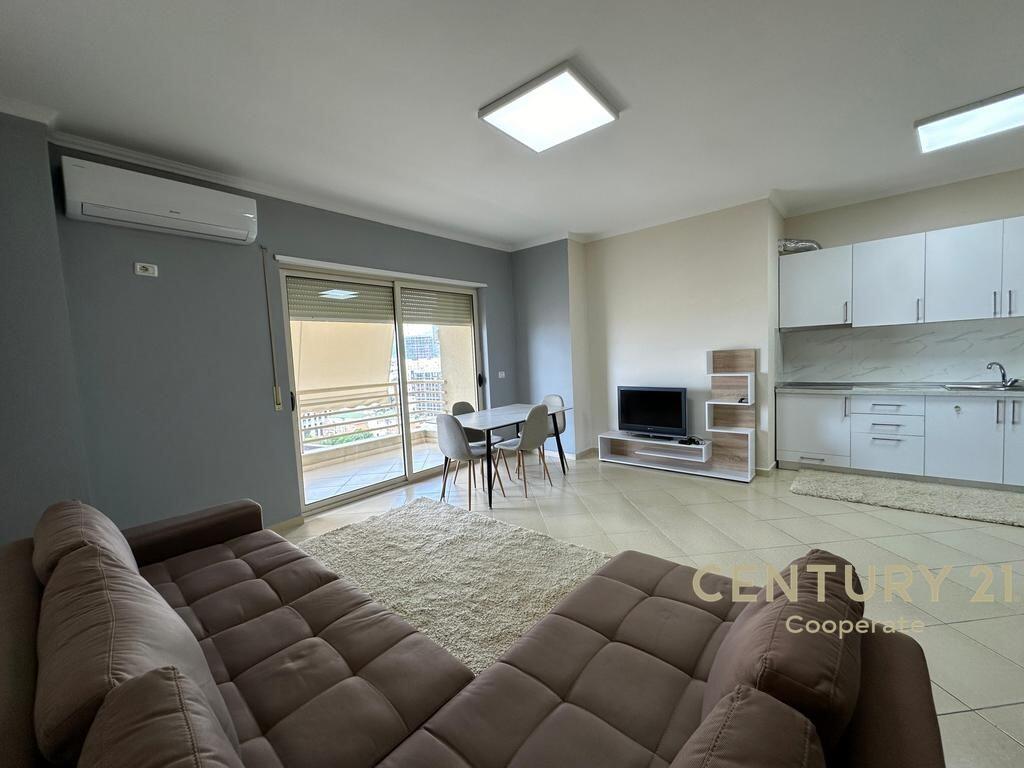 Shitet apartament 2+1 në Kompleksin “Panorama