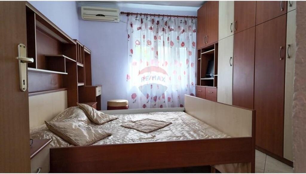 Apartament per qera 3+1+2 tek Petro Nini