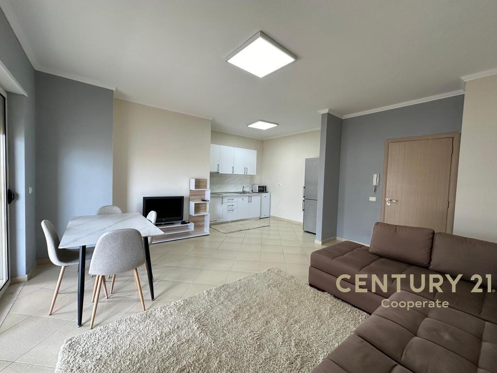 Shitet apartament 2+1 në Kompleksin “Panorama