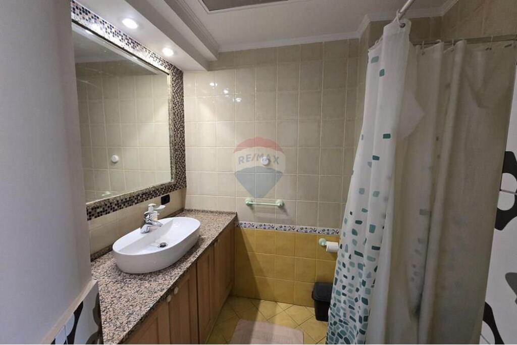 Apartament 1+1 dhe Gazoniere per shitje, Qender, 9-katshet!