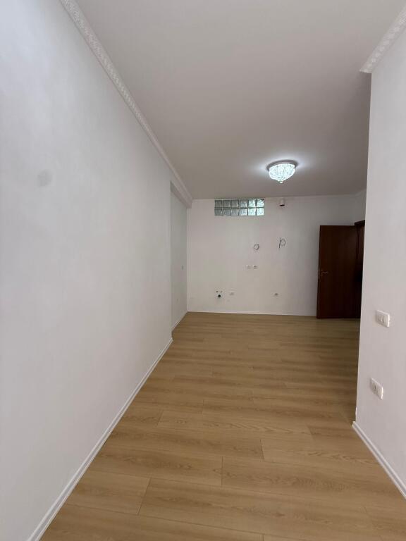 🏘️Appartamento 1+1+balcone in vendita 📍Fresk, Via Thesari 📐Superficie totale 68,7m2 💶 Prezzo: 91.000€ 🏢3° piano, con ascensore 📄Con ipoteca