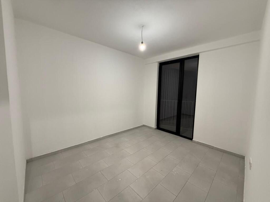 Jepet me qira ambient për zyra tek Golden Tower Residence, Mine Peza.