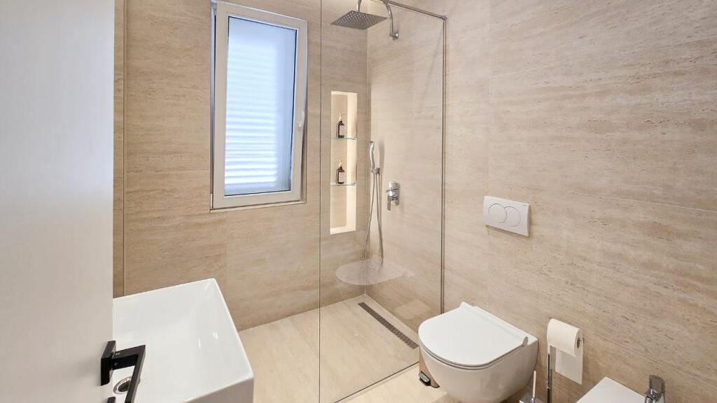 Apartament 1+1 per Qira! Adresa Rruga e Barrikadave