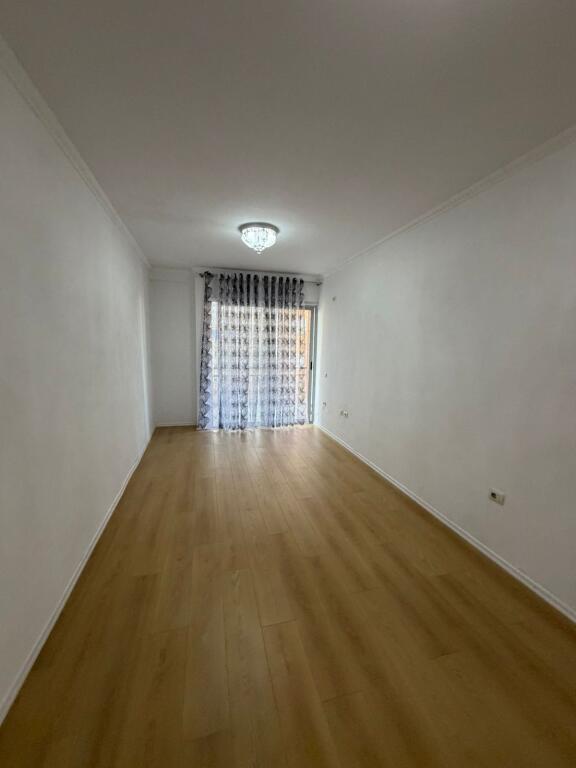 Shitet Apartament 2+1 ne Fresk