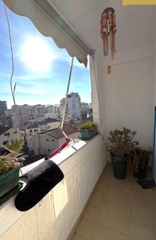 Shitet, Apartament 1+1, Ambasada Amerikane, Rruga e Elbasanit, Tiranë