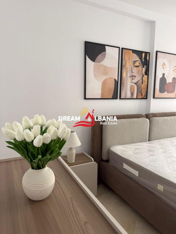 Jepet me qera apartament 2+1 tek rruga e Barrikadave (ID 42215454)