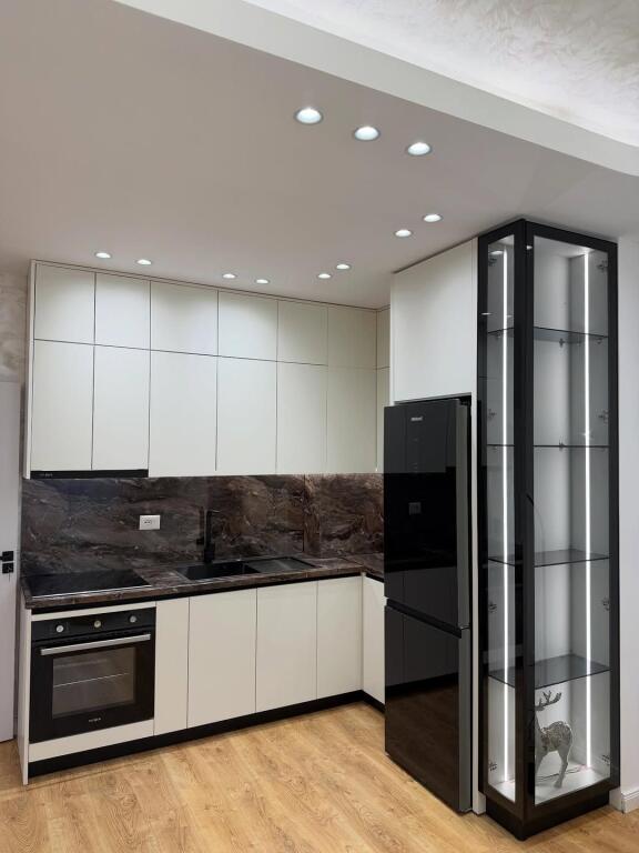 Shitet: Apartament 1+1 Rr. Besim Alla,Misto