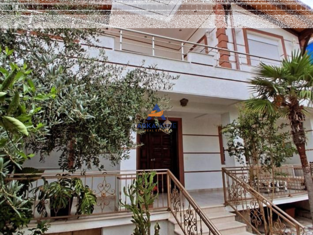 VILLA 3 PIANI IN VENDITA "QUARTIERE MURADIJE VLORE" 450.000 EURO