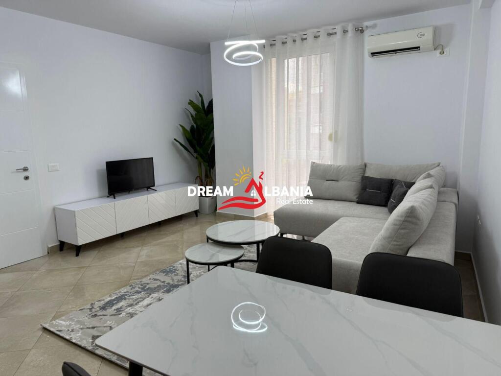 Jepet me qera apartament 2+1 tek rruga e Barrikadave (ID 42215454)