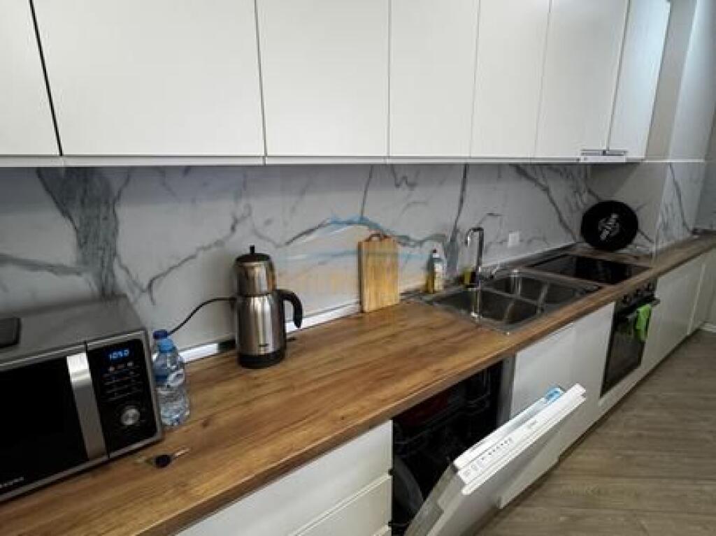 Affitto, Appartamento 1+1, Complesso Delijorgji, Tirana.