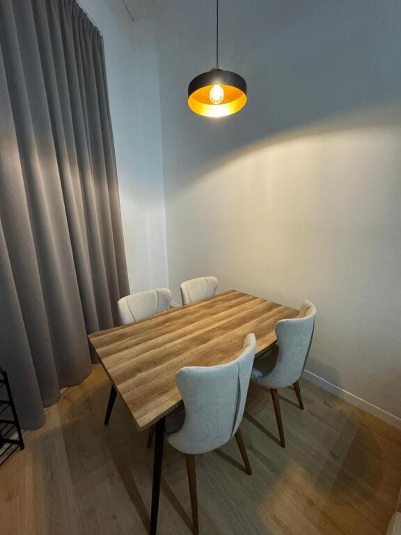 APARTAMENT ME QERA 1+1 RRUGA E DURRESIT 70.000 LEKE