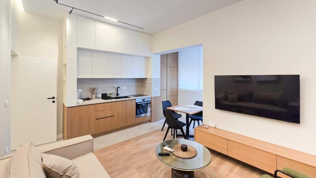 Apartament 1+1 per Qira! Adresa Rruga e Barrikadave