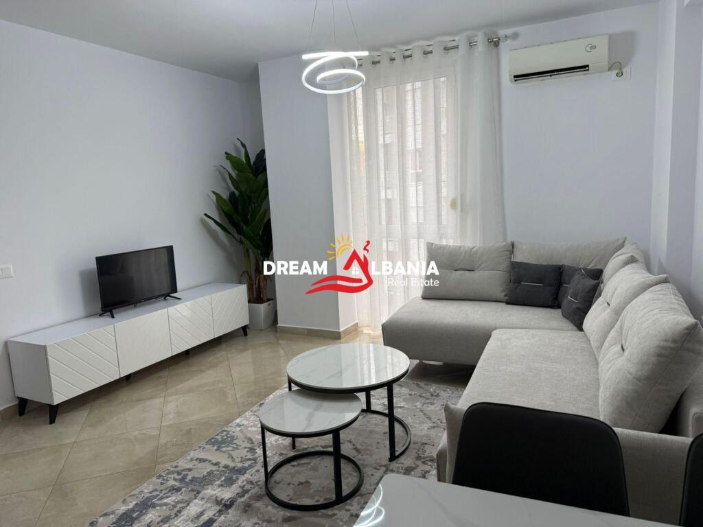Jepet me qera apartament 2+1 tek rruga e Barrikadave (ID 42215454)