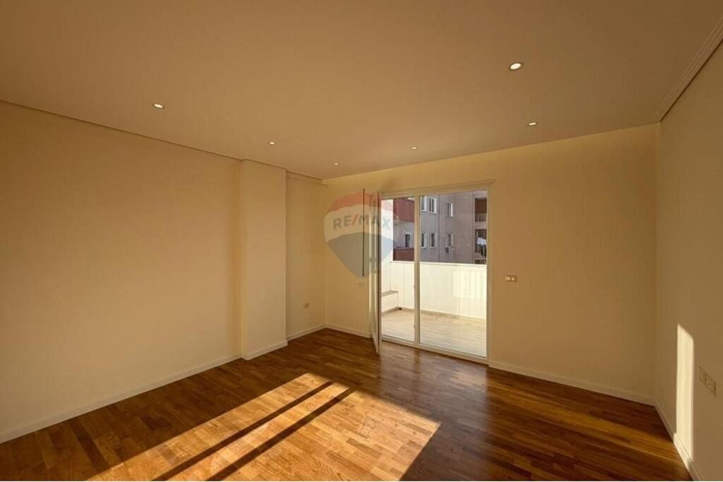 Apartament 2+1 per shitje ne Fresk