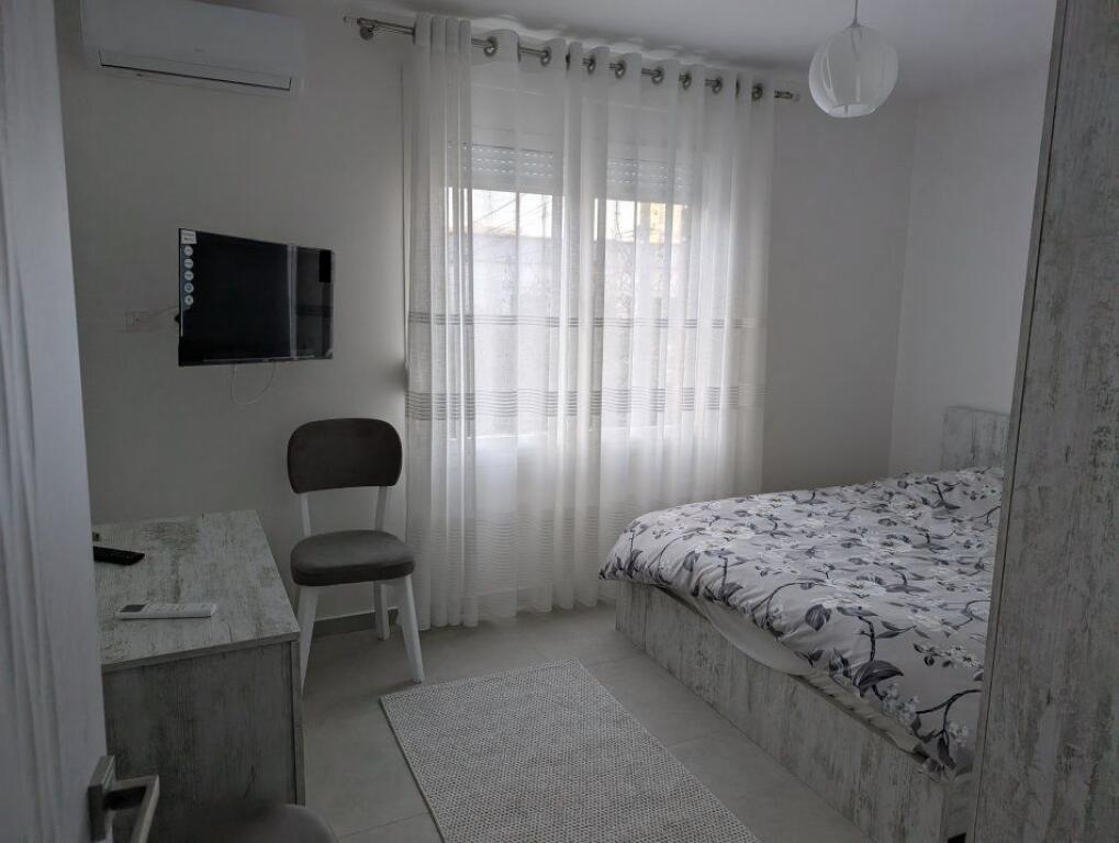 Jepet Me Qera Apartament 2+1+1 Ballkon