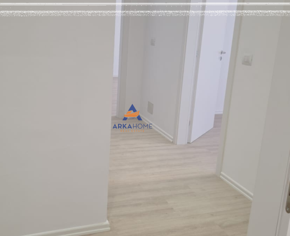 LOCALE PER UFFICI IN AFFITTO "TE ZOGU I ZI" 1000 EURO