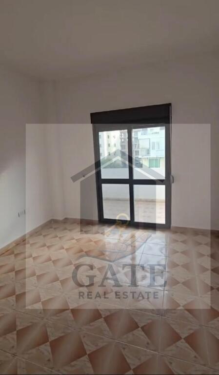 🏡 Shitet apartament 2+1+2 tualete ,Golem