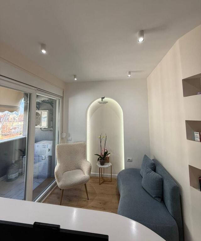 ZYRE ME QERA 95 M2 KOMUNA E PARISIT 800 EURO