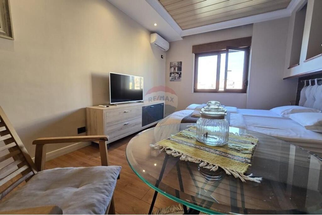 Apartament 1+1+ Gazoniere ne shitje Qender