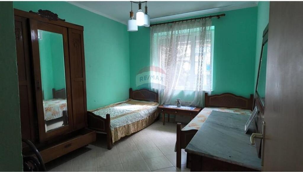 Apartament per qera 3+1+2 tek Petro Nini