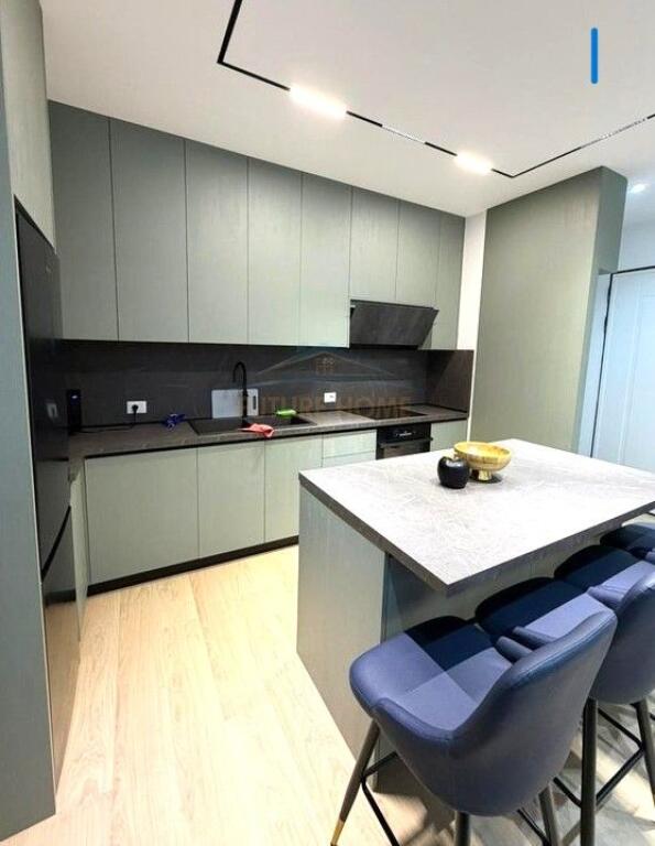 Shitet, Apartament 2+1+2+Post Parkimi, "Kompleksi Delijorgji ", Tiranë