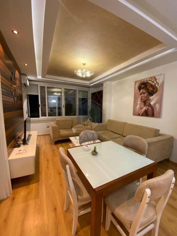 Shitet super apartament 2+1 – Pranë Muzeumit, Durrës