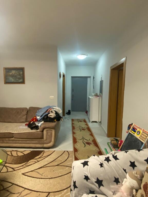 Jepet Me Qera Apartament 2+1+1 Ballkon