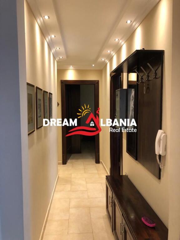Apartament 3+1 me qera ne zonen e Bllokut prane Fakultetit Juridik ne Tirane (ID 4231317)