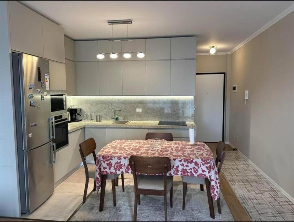 🏢Ne zonen e Don Boskos,Kompleksi Fiore Di Bosco jepet me qera apartament 2+1+2,i mobiluar.800EURO