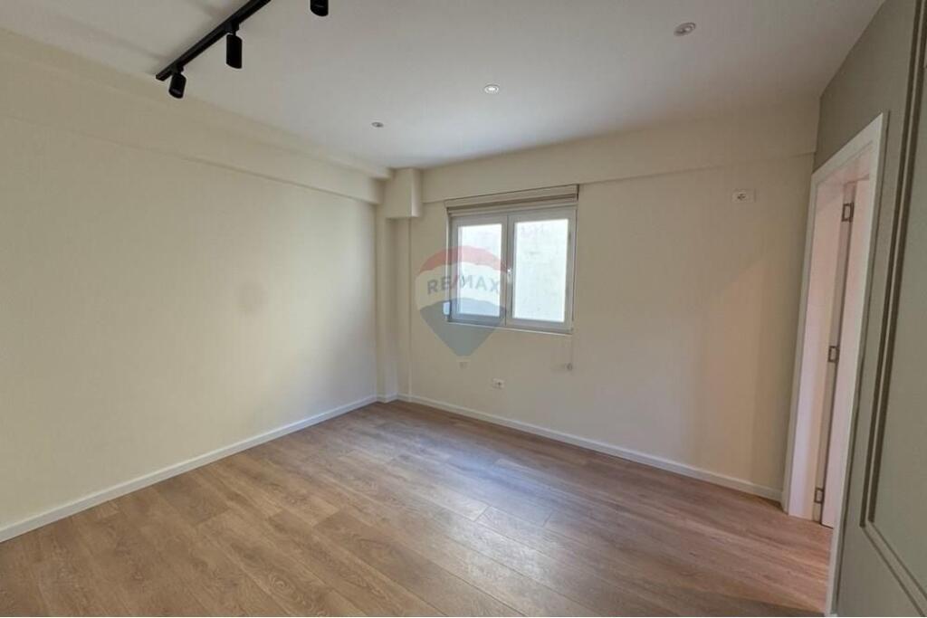 APARTAMENT 1+1 PER SHITJE TE MYSLYM SHYRI