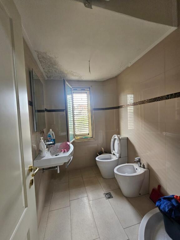 Ambient Biznesi me Qira – Lokacion Premium në Qendër!