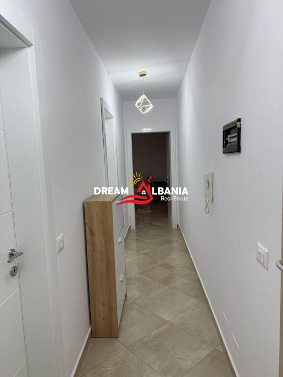 Jepet me qera apartament 2+1 tek rruga e Barrikadave (ID 42215454)