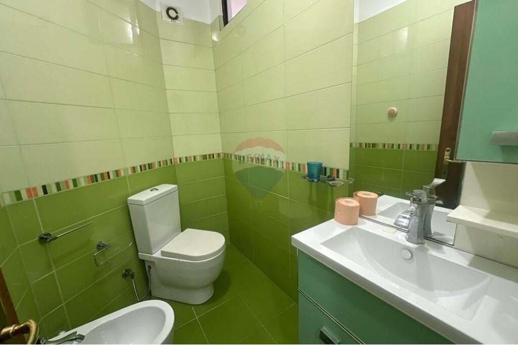 Vendesi in vendita 3+1+2 a Myslym Shyri