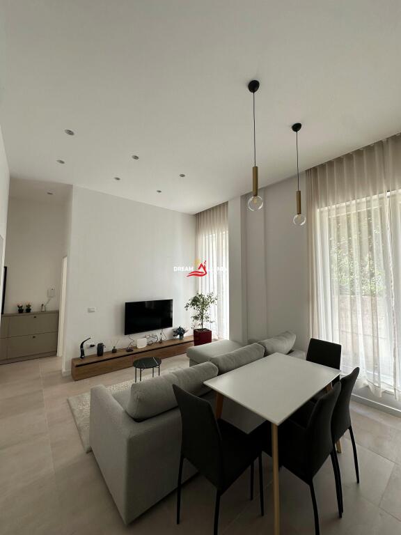 Shitet apartament 1+1 Tek Kopshti Zoologjik, prane rruges Euard Mano (ID 41111196)