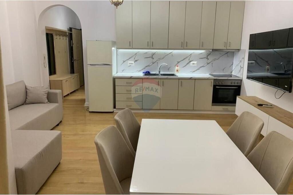 APARTAMENT 2+1 NE SHITJE TEK LIQENI I THATE