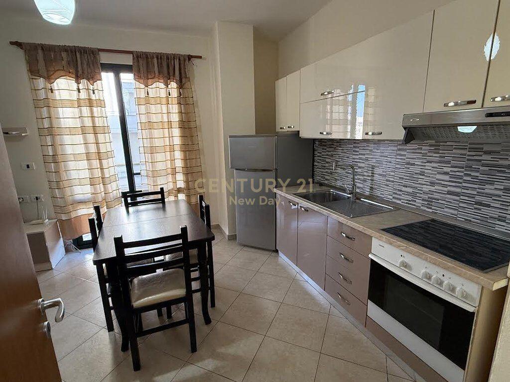 Apartament 1+1 në shitje në Plazh, Durrës, te Rrota e Kuqe 117,000 € Sip. Totale  62m2