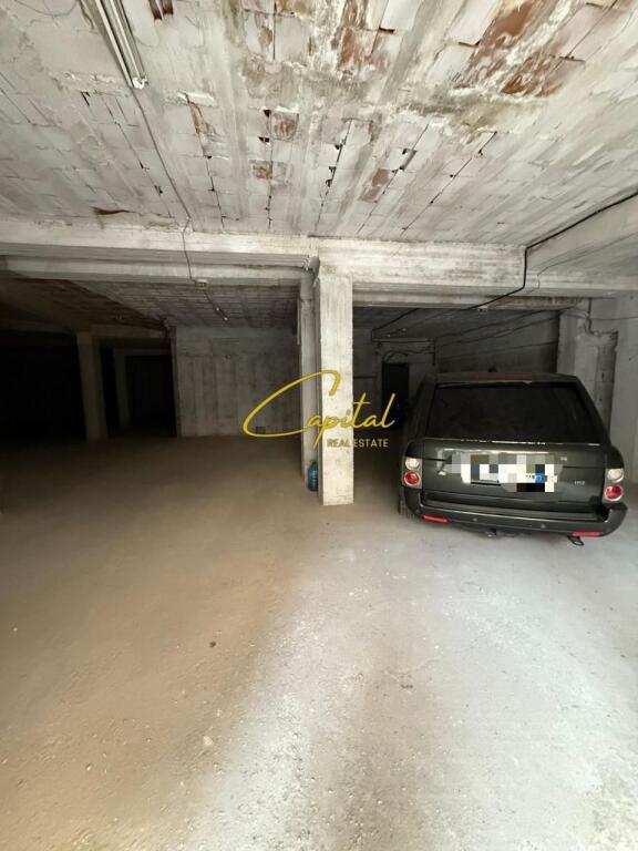 SHITET MAGAZINE 270 M2 FRESKU 190.000 EURO