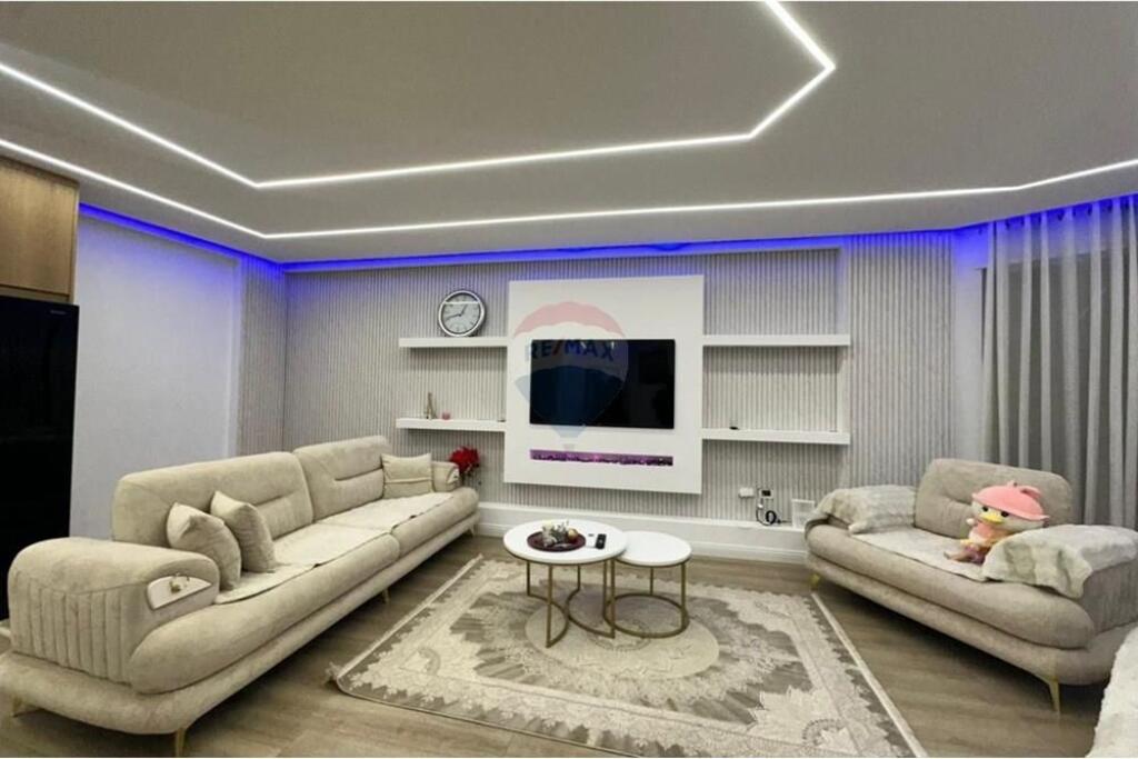 Appartamento in affitto 2+1+2 con posto auto in Via Sotir Caci