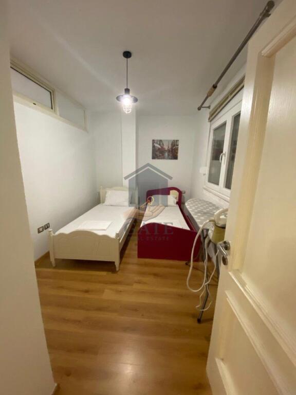 Shitet super apartament 2+1 – Pranë Muzeumit, Durrës