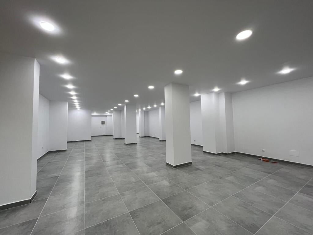 NEGOZIO IN AFFITTO 170 M2 STRADA PRINCIPALE – FRESK