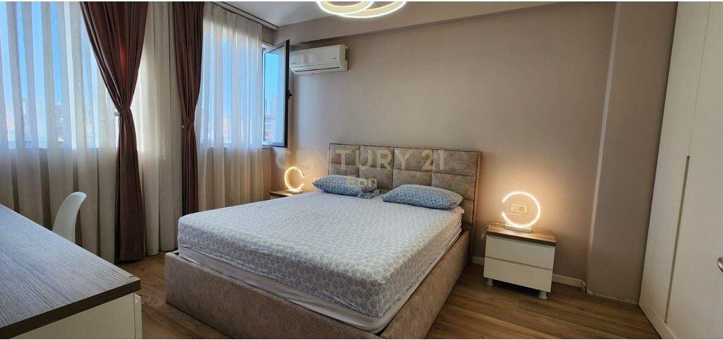 JEPET ME QERA APARTAMENT 1+1 PRANE QENDRES, DURRES !