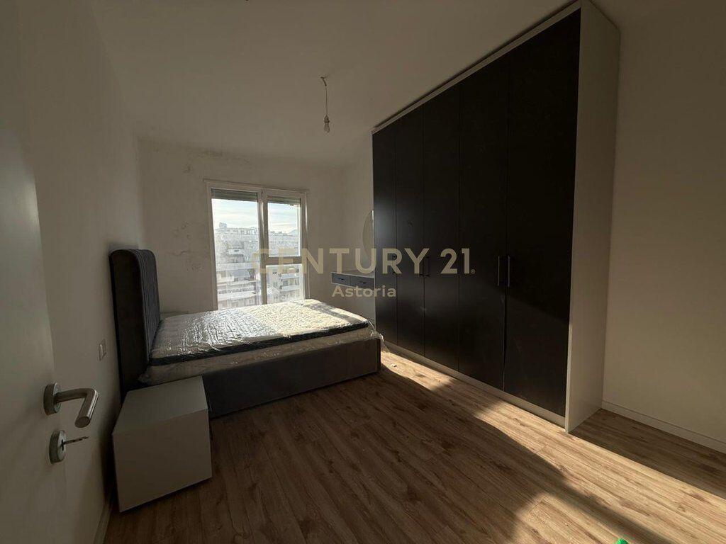 JEPET ME QIRA APARTAMENT 2+1+2+POST PARKIMI NE ASTIR, BULEVARDI I RI 650 € /Muaj